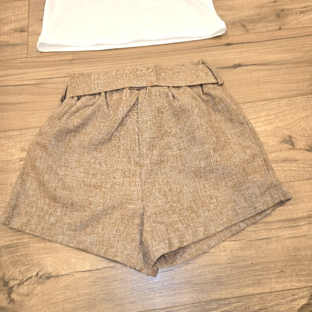 NWOT Girls Asymetrical White‎ Top & Brown Belted Shorts Size (5/6)